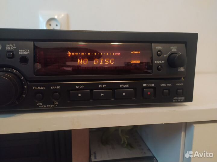 Проигрыватель и рекордер Tascam cd rw750