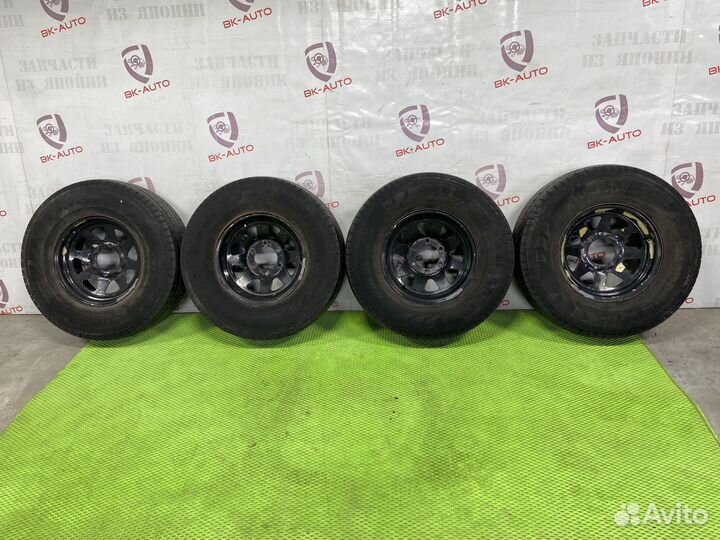 Диски R15 Nissan с шинами Pirelli STR 265/70