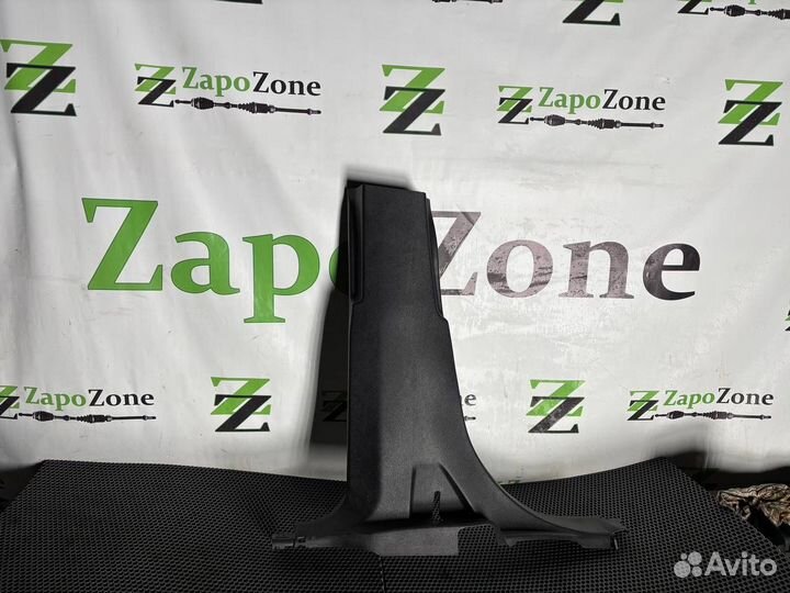 Обшивка стойки левая Ford Explorer 5 рест