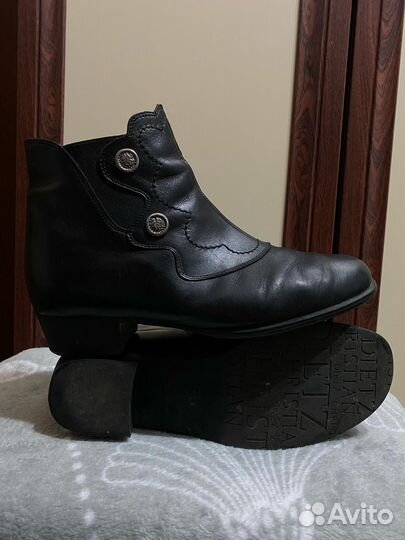 Ботинки женские