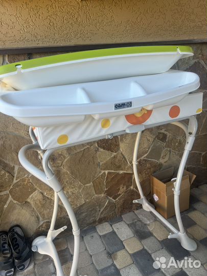 Ванночка для купания и пеленальный столик