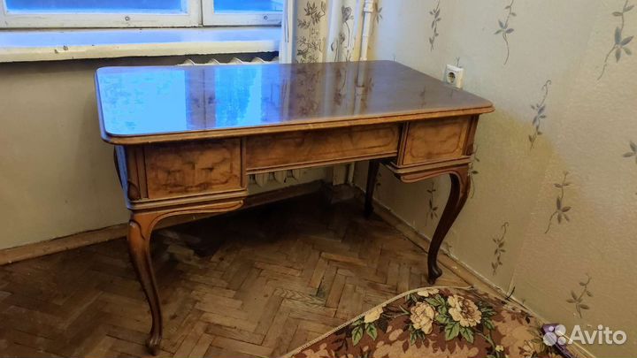 Стол антикварный