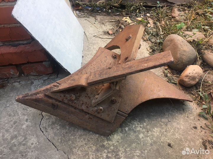 Плуг от минитрактора