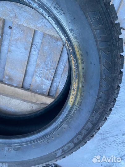 Bridgestone Blizzak Revo GZ 215/60 R16