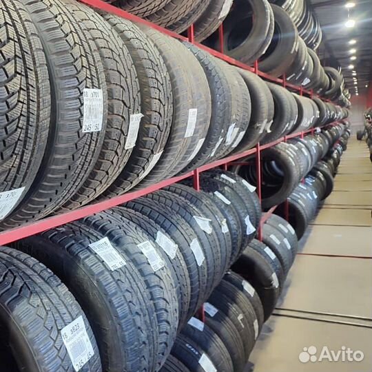 Michelin Agilis X-Ice North 215/70 R15C R