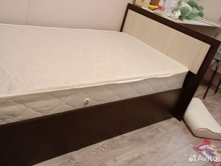 Кровать бу 90х200 с матрасом