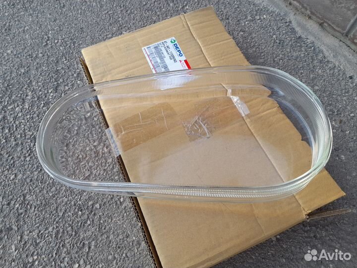 Volkswagen Golf IV Стекло правой фары Новое