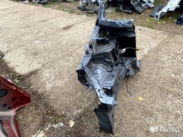 Nissan X-Trail T32 четверть передняя