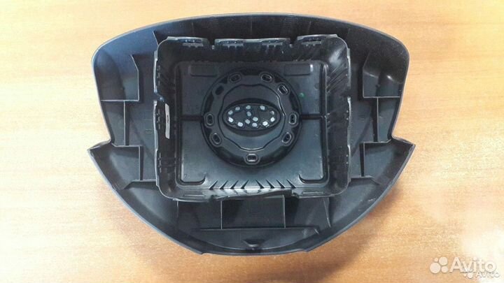 Крышка подушки безопасности Лада