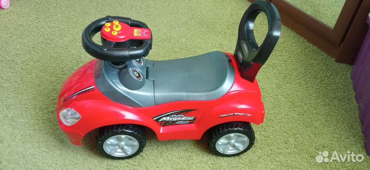 Машинка-каталка детская