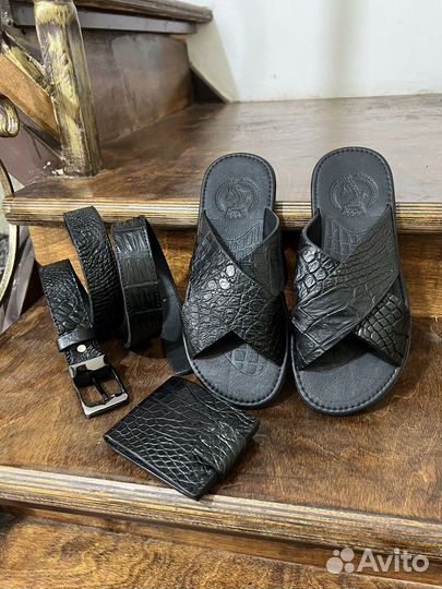 Комплект из крокодила