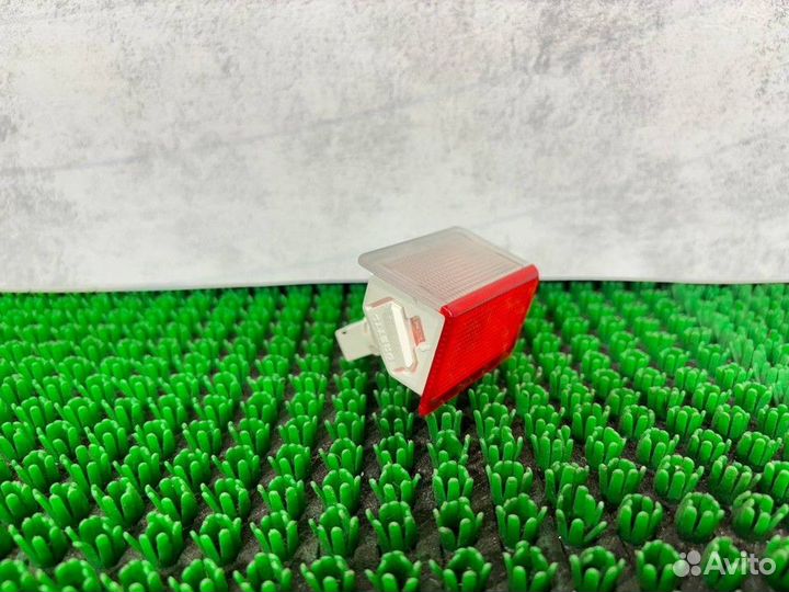 Плафон крышки багажника