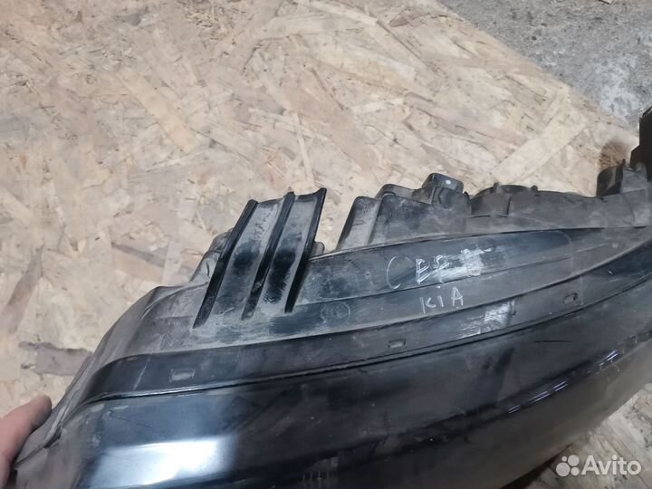 Фара левая Kia Ceed