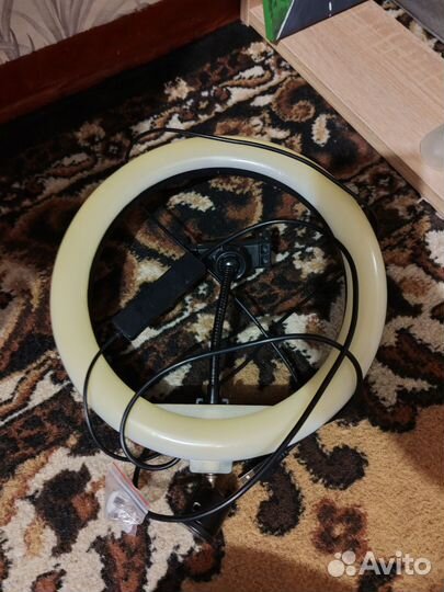 Кольцевая лампа со штативом