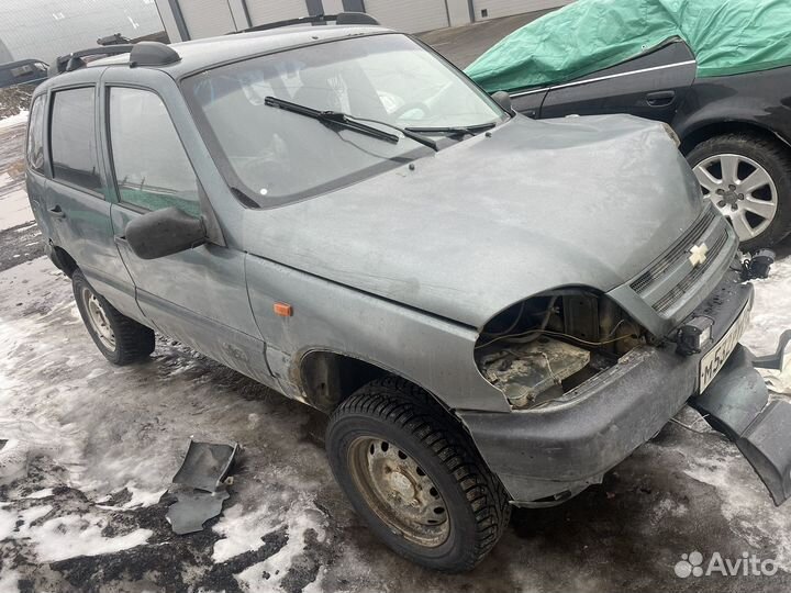 Автомобиль Chevrolet Niva 1.7 МКПП 2006 г в разбор