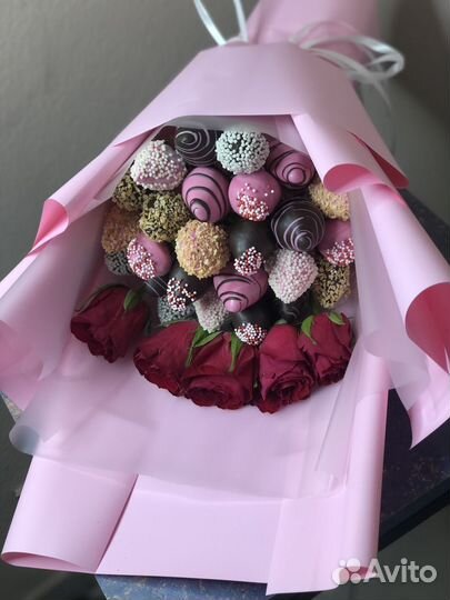 Клубничный букет с розами Самара