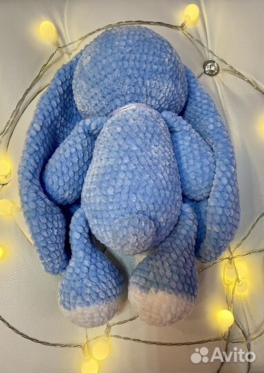 Заяц вязаный ручной работы