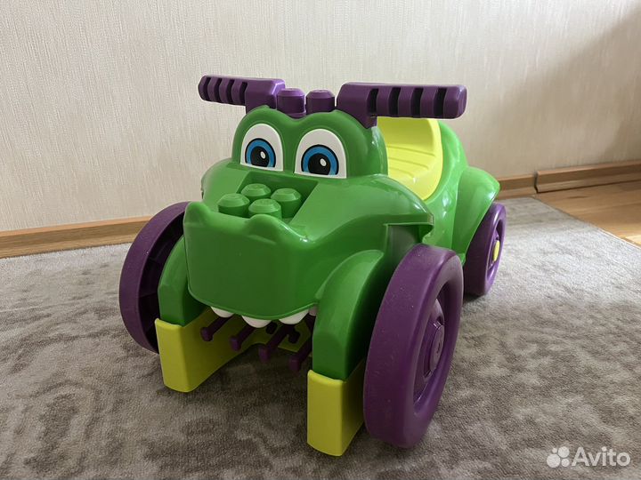 Машинка-каталка толокар конструктор Mega Bloks