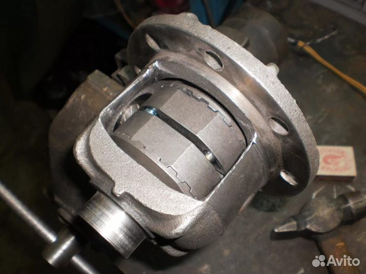 Само блок иж Техно