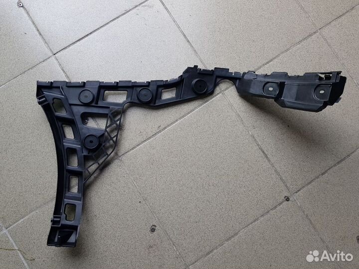 Кронштейн заднего бампера Polo 2010-2015