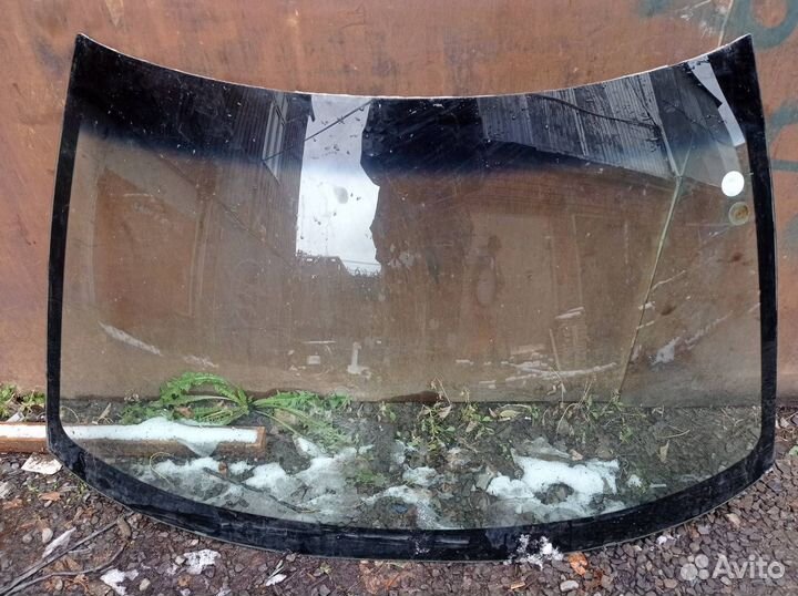 Стекло переднее Subaru Legacy BF