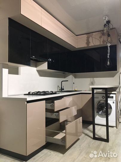 Угловая кухня на заказ. Производство