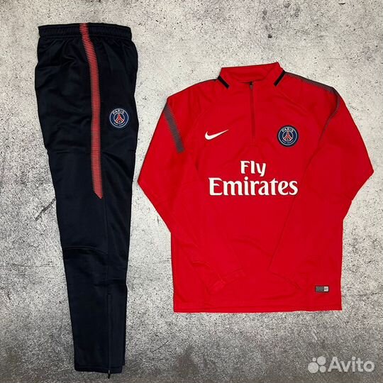 Тренировочный футбольный костюм