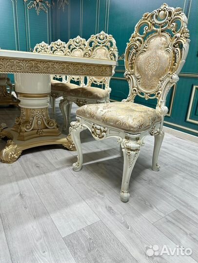 Комплект стол и стулья. В наличии