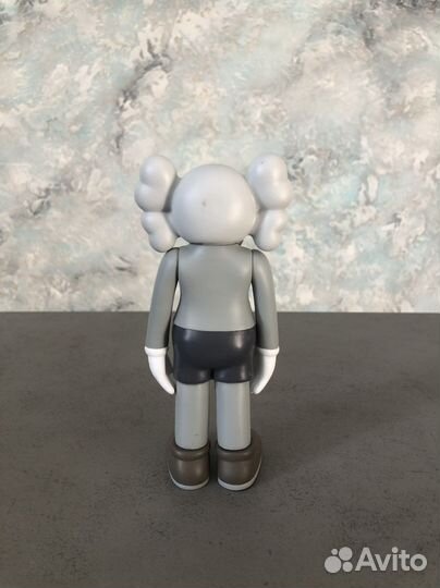Фигурка kaws 20см