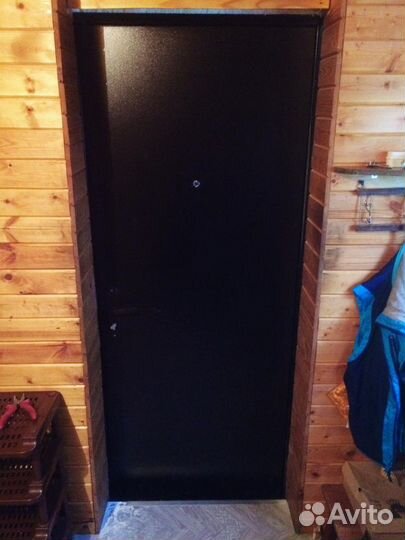 Дверь входная металлическая 