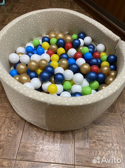 Бассейн с шариками