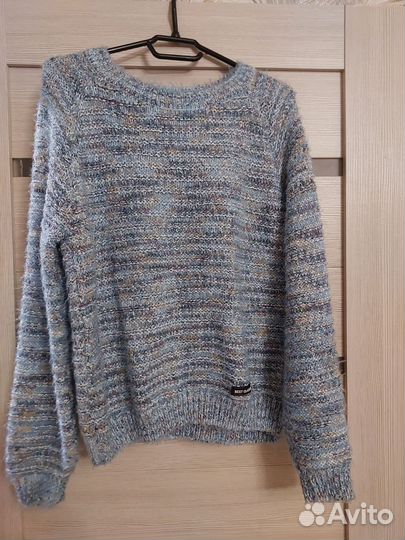 Свитер женский