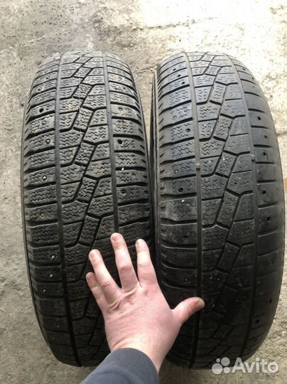 Kumho I'Zen Stud Snow KW11 235/70 R16
