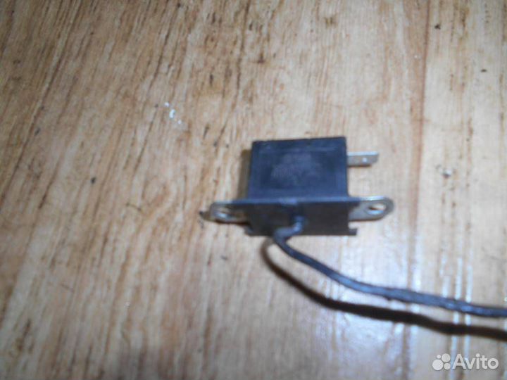 Антенна Volkswagen Passat B3 1988-1993