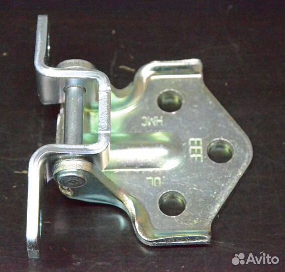 Петля Левой Двери Верхняя Hyundai HD65 HD72 HD78