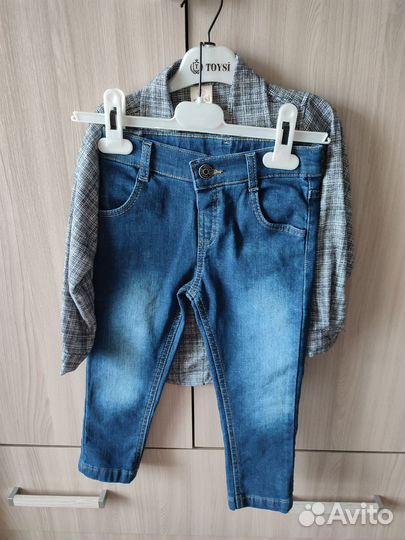 Рубашка и джинсы