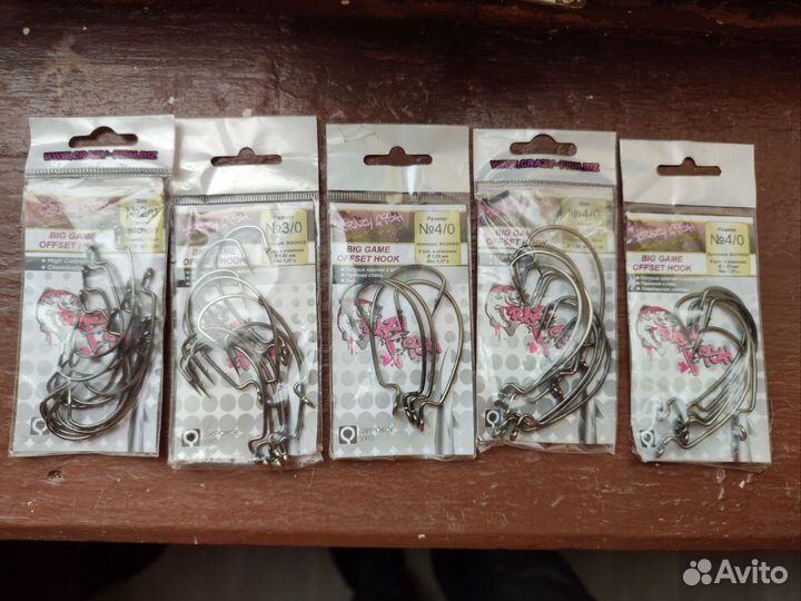 Силиконовые приманки и офсетные крючки