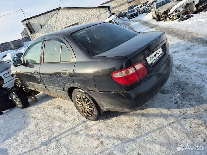 Nissan Almera 1.5 МТ, 2005, битый, 200 000 км