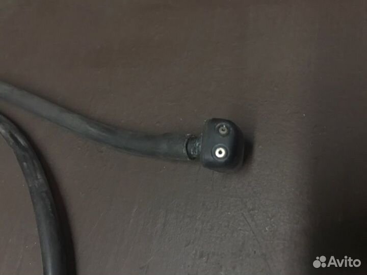 Форсунка стеклоомывателя Mitsubishi Montero Sport