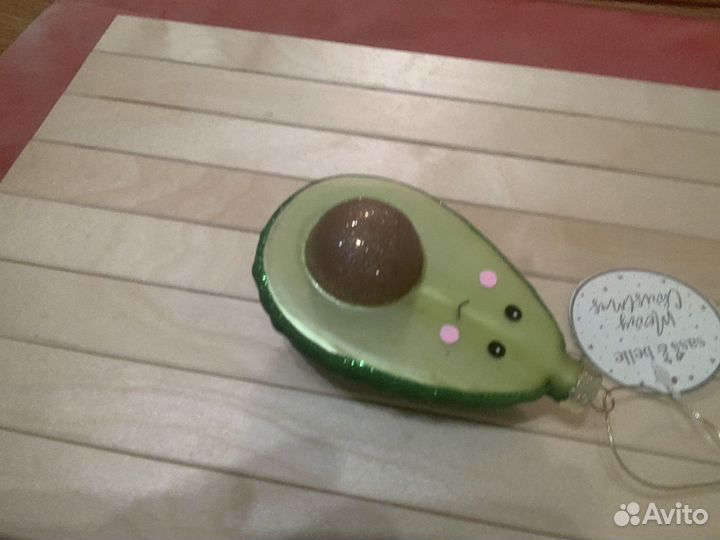 Елочная игрушка авокадо