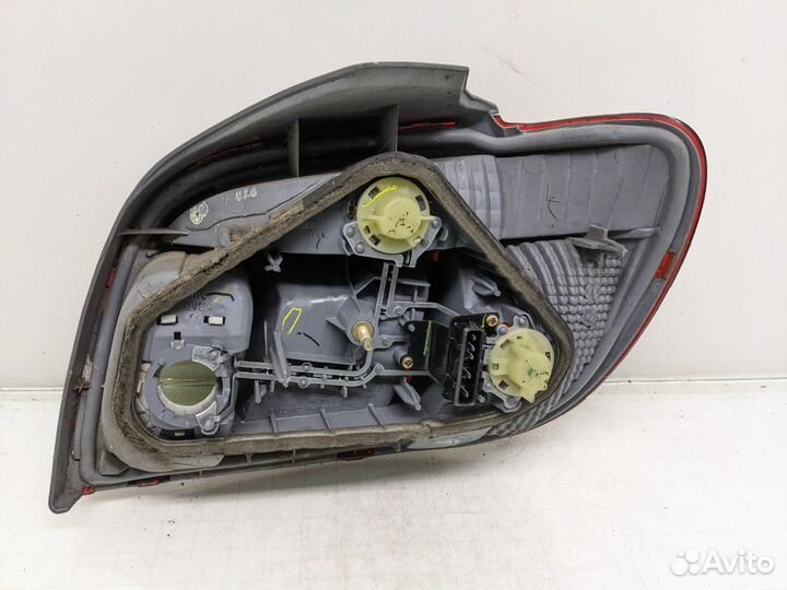 Фонарь Toyota Yaris (1999-2006)