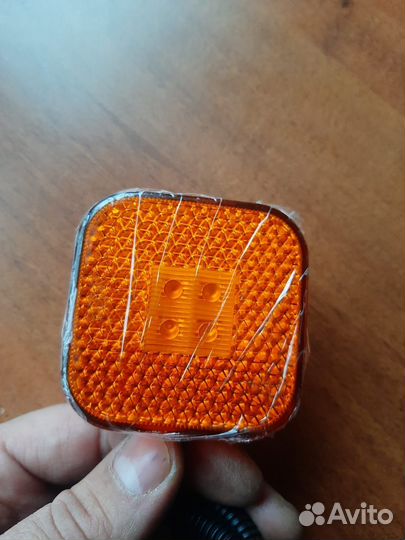 88-90505-SX фонарь габаритный боковой желт. 4LED с