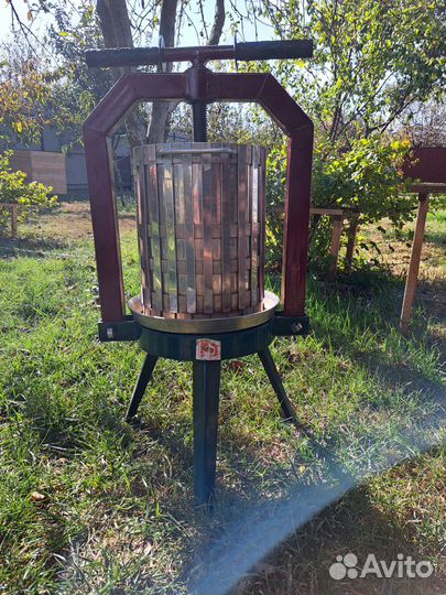 Пресс винтовой для отжыма винограда