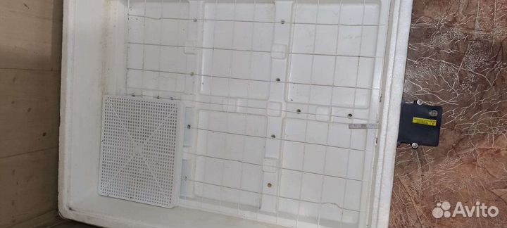 Инкубатор на 104 яйца