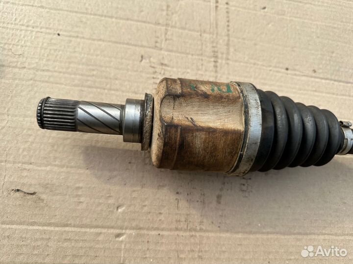 Полуось передняя левая Renault Duster 2.0