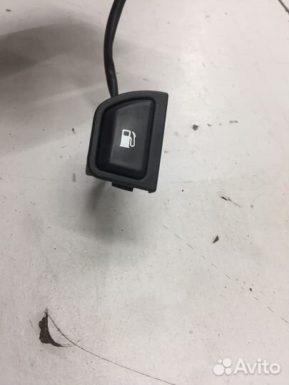 Кнопка открывания лючка бензобака (Hyundai Equus)
