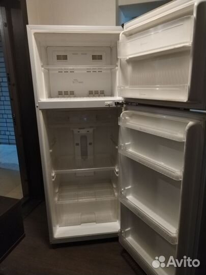 Холодильник Шарп японская 2016 г