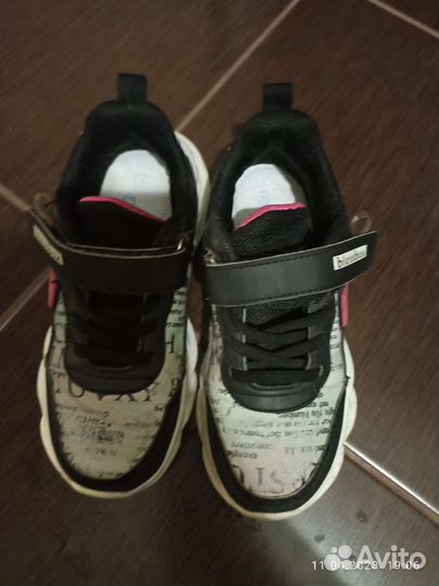 Кроссовки для девочки