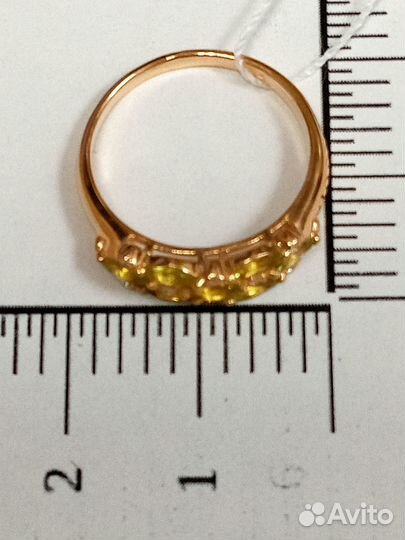 Золотое кольцо с камнем 17р