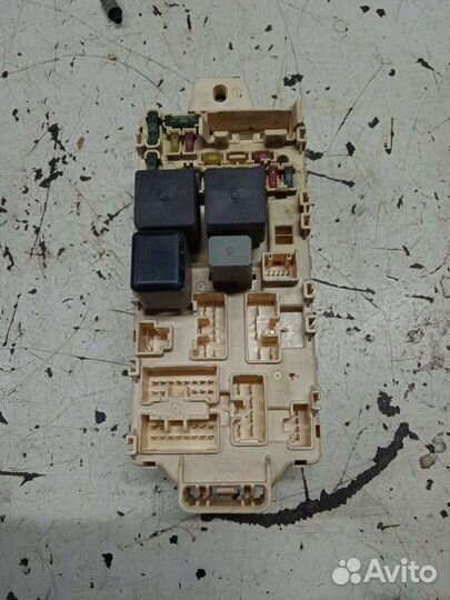 Блок предохранителей салона mitsubishi chariot